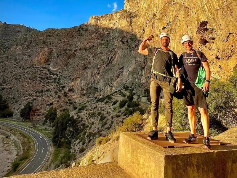 Granada: Rock climbing top-rope Placas Negras - How the Tour Guides You Through the Climbing Experience