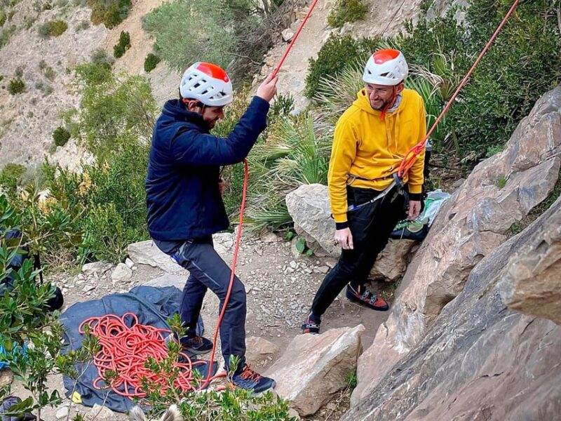Granada: Rock climbing top-rope Placas Negras - Practical Details: Group Size, Booking, and Cancellations
