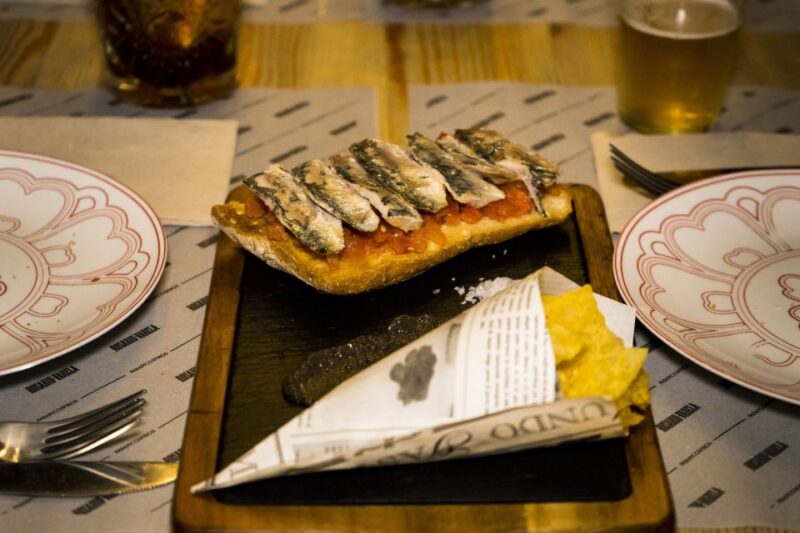 Granada: Tapas Crawl - Starting Point at Centro Federico García Lorca