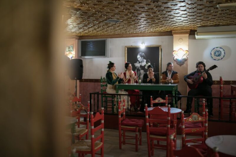 Granada: Traditional Flamenco show at Tablao Albayzín - The Experience: Authentic Flamenco in a Historic Venue