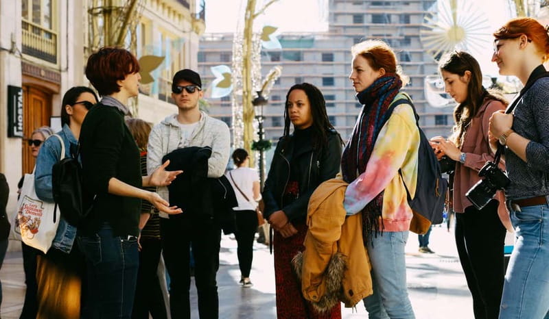 Granada: Traditional Tapas and Wine Tour - Key Points