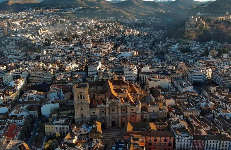 Granada Walking Tour: Explore the Historic Center & Albaicín - Discover Granada’s Historic Heart
