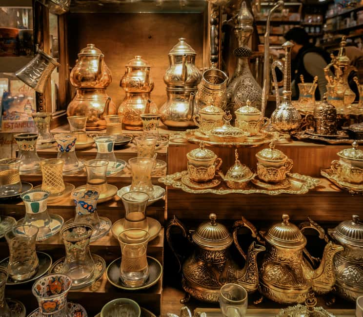 Grand Bazaar Artisan Shopping Tour with Local Expert - Logistics and Group Size