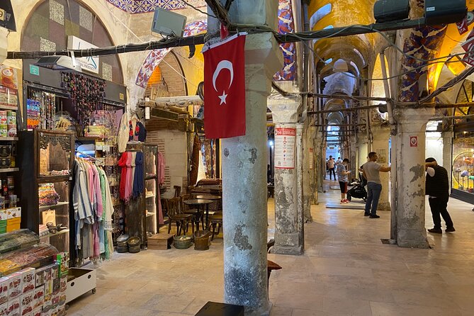 Grand Bazaar Through the Alleys - Navigating the Market’s Alleyways and Historic Han Inns