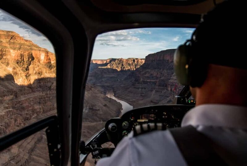 Grand Canyon: Fly Below Rim and Beyond Helicopter Air Tour - The Flight Across Quartermaster Canyon and Mojave Desert Return