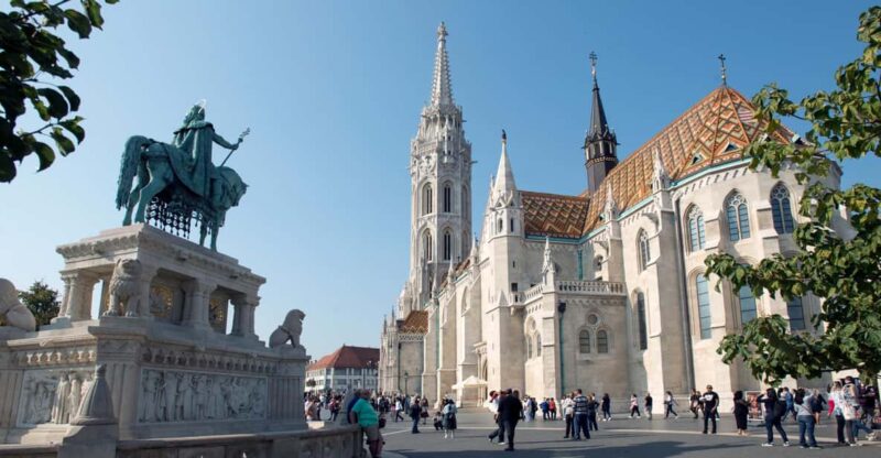 Grand City Tour & Madame Tussauds - Key Points