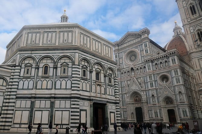 Grand Florence: Private City Tour with Uffizi, David & Lunch - Starting Point: Florence’s Historic Center and Piazza della Repubblica