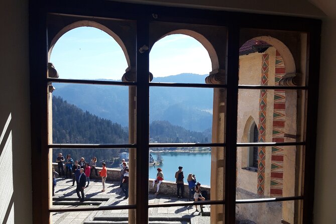 Grand SLOVENIA: Ljubljana + Lake Bled + Postojna Cave - Day Tour - Customization and Flexibility of the Private Tour