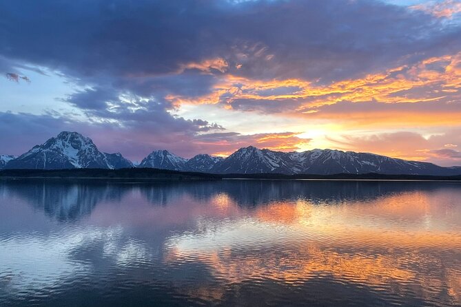 Grand Teton National Park - Sunset Guided Tour from Jackson Hole - The Role of the Guide and Wildlife Spotting