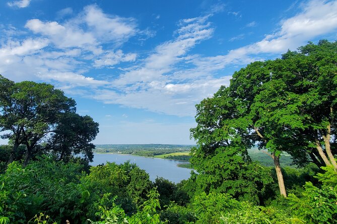 Grandview Drive Postcard Tour Experience - Logistics: Meeting Point and Group Size