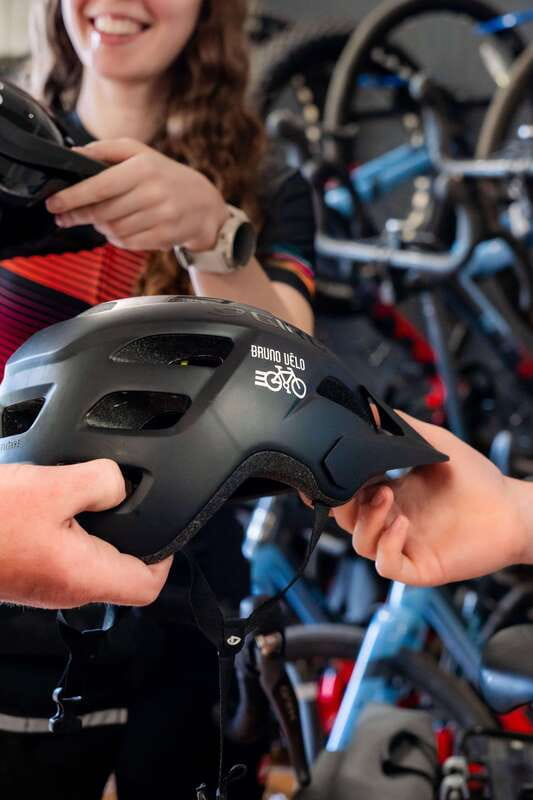 Gravel rental - Au Canal-de-Lachine - Guides and Support on the Trail