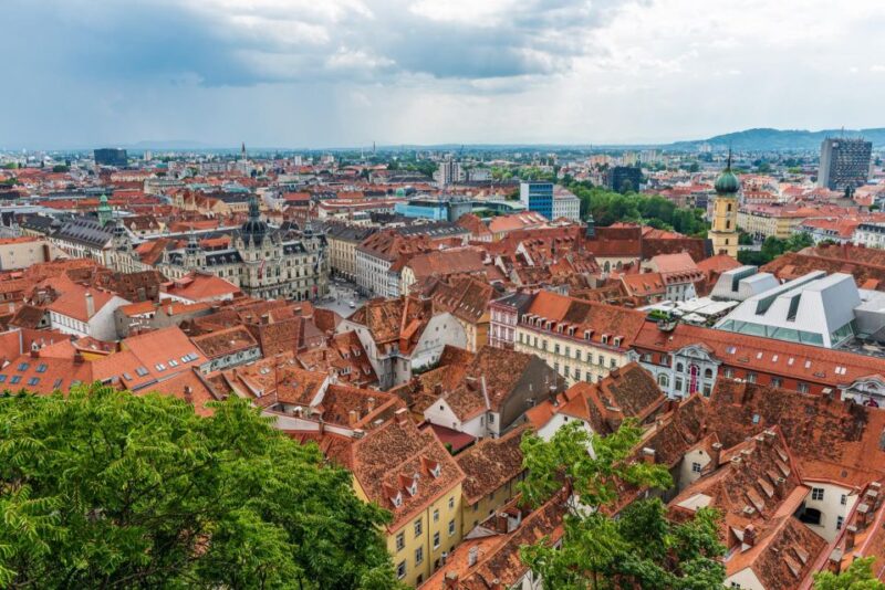 Graz: Express Walk with a Local in 60 minutes - Key Points