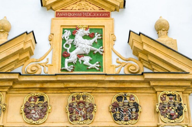 Graz: Express Walk with a Local in 60 minutes - Personalized Recommendations for Food, Drink, and Nightlife