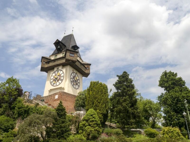 Graz: Express Walk with a Local in 60 minutes - The Guide: Local Expertise and Storytelling