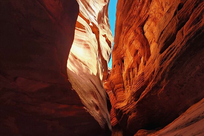 Great Chamber/Peekaboo Slot Canyon UTV Tour 4hrs - Climbing to the Great Chamber’s Mountain Alcove