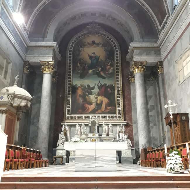 Great Hungarian Basilicas Tour & Folk Music Performance - Practical Details: Meeting Point and Accessibility