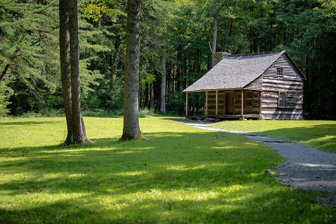 Great Smoky Mountains Full Day Private Tour & Hike - The Oconaluftee Visitor Center’s Cultural and Natural Exhibits