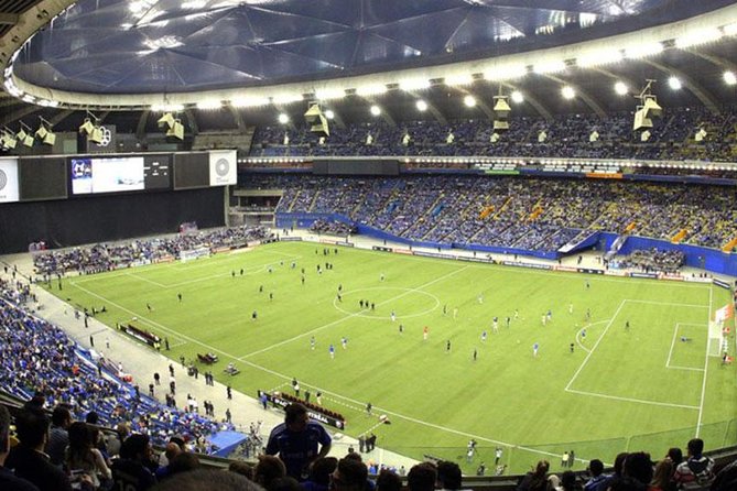 Greater Montreal 5-hour VIP Guided City Tour - Inside Old Montreal: Key Landmarks and Cultural Spots