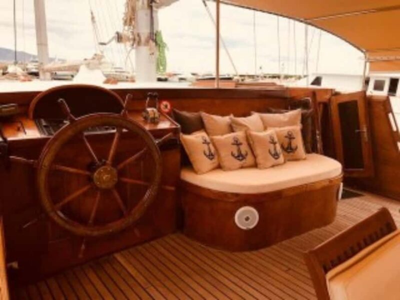 Greece: Private Gulet Cruise with Lunch and Drinks - Key Points