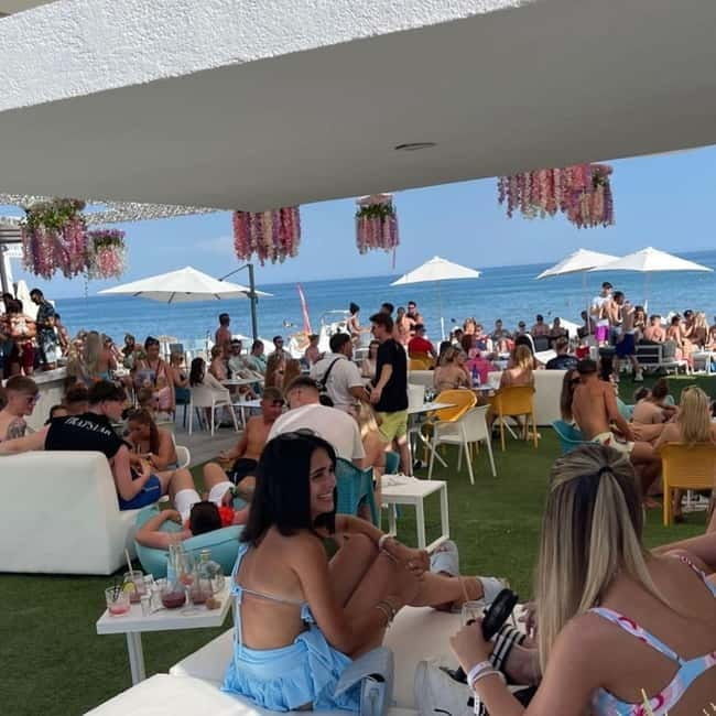 Greece: RnB Bottomless Brunch - Greece: RnB Bottomless Brunch – A Stylish Beachside Experience