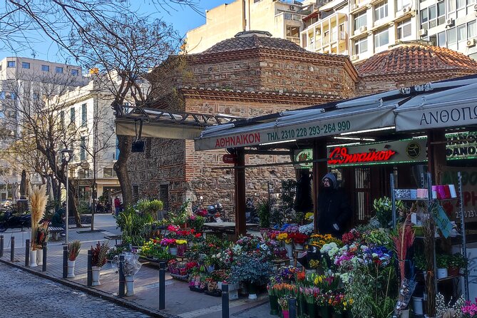 Greek Ouzo and Meze Food Tour With A Local - The Guide’s Role in Enhancing the Experience