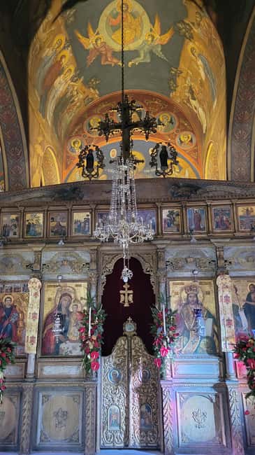 GreekAmerican guide Themistoklis to tour beautiful Santorini - Discover Santorini with a Private 6-Hour Tour Led by Themistoklis