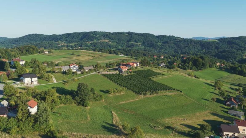 Green Border Explorer: E-Bike Tour with Castles & Snacks - Discover the Historic Mali Tabor Castle