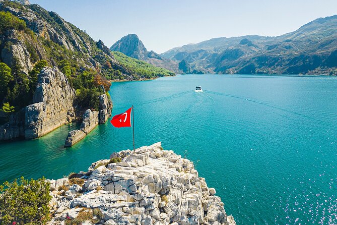 Green Canyon Boat Trip with Lunch and Unlimited Drinks - Fishing and Swimming in Green Lake