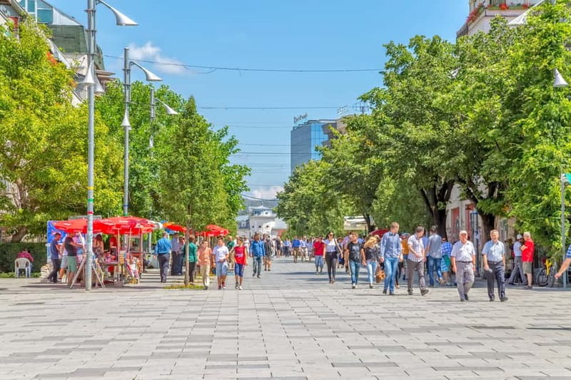 Green Landscapes and Parks of Tirana - Walking Tour - Uncovering the Story Behind Postbllok