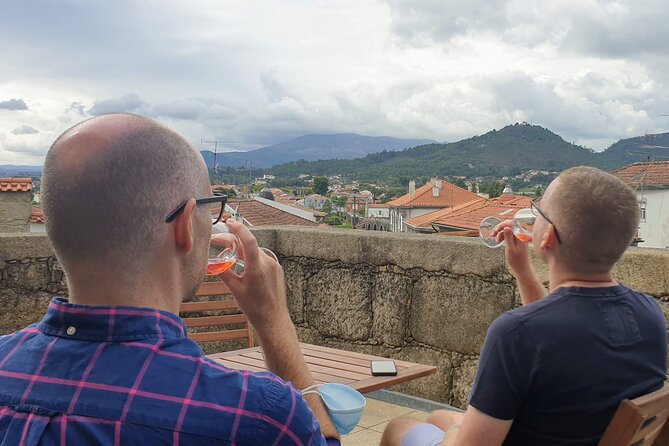 Green Wine Ponte Lima Region-Small Group tour-Lunch,Wine Tastings - Tasting the Green Wines at the Interpretation Center