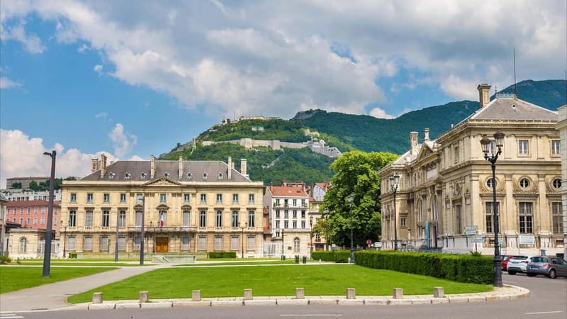 Grenoble: 2-hour Best Intro Walking Tour with a Local - Practical Tips and Local Recommendations