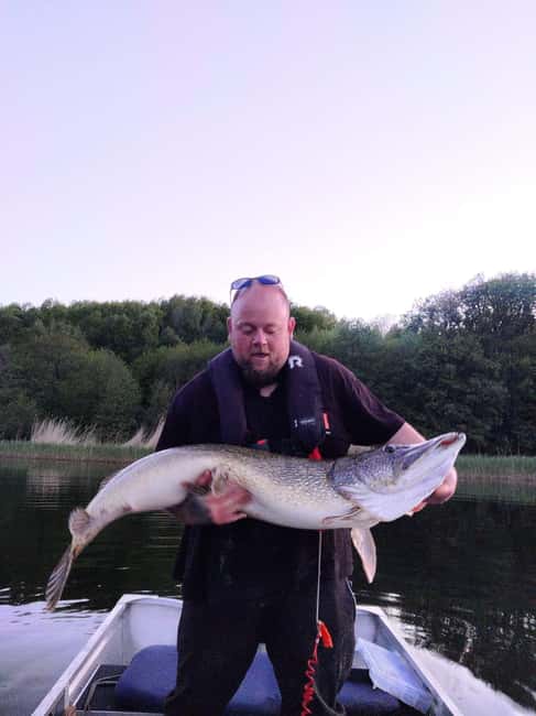 Grimstad: Fishing Guide Service with Gear and Boat Rental - Grimstad: Fishing Guide Service with Gear and Boat Rental – A Practical Guide