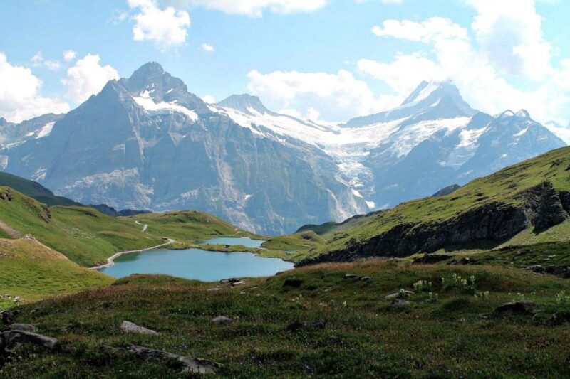 Grindelwald: Guided 7 Hour Hike - Starting Point in Grindelwald: Convenient Meeting at the Station Lobby