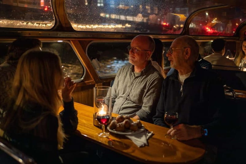 Groningen: Candlelight tour - Comfortable, Heated Boats for Cold Winter Evenings