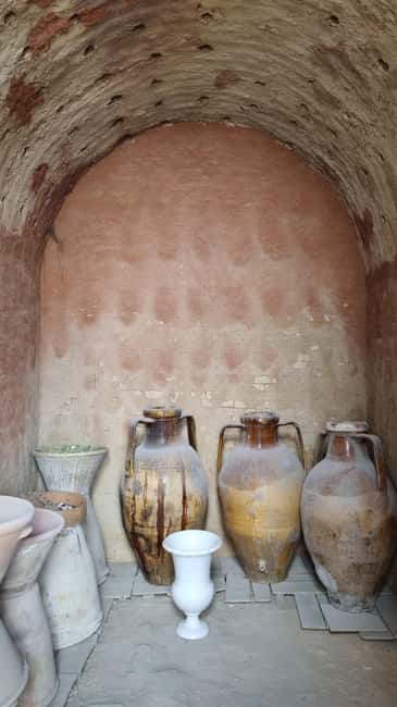 Grottaglie: Shape ceramics at the potter's wheel - Flexibility and Booking Options