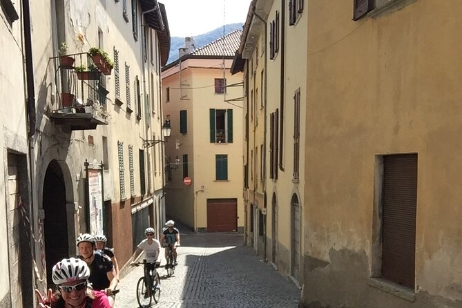 Group Bike Tour: Onno & Ghisallino (E-bikes and Road bikes) - Key Points