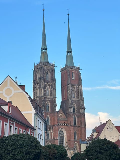 Group city tour (walking tour) through Wroclaw in German - Key Points