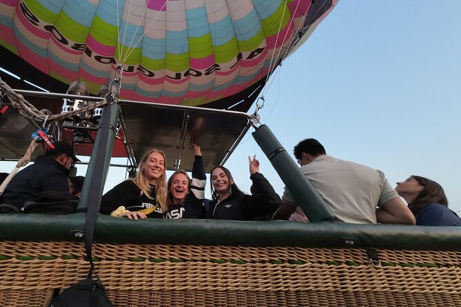 Group flying is cheaper... Flights in Balloon - Explore the Teotihuacan Archaeological Site