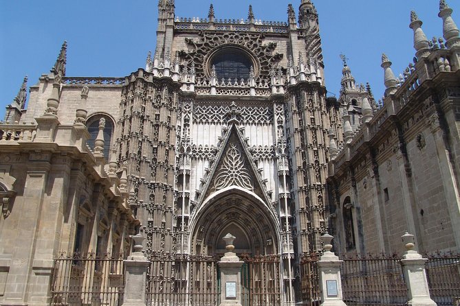 Group Seville Jewish Quarter and Cathedral - Free Time for Personal Exploration and Shopping