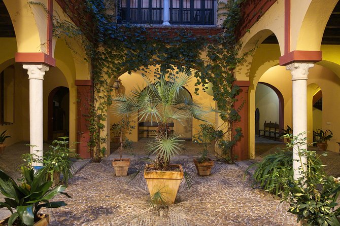 Group Seville Jewish Quarter and Cathedral - Logistics: Meeting Point, Group Size, and Accessibility