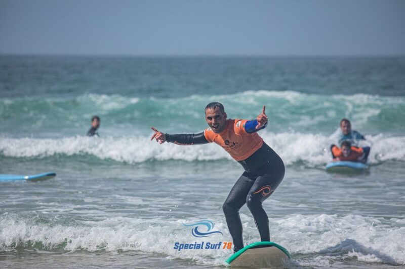 Group surf lesson - Accessibility and Language Support