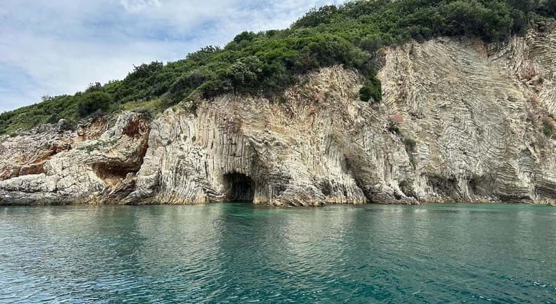 Group Tour 7 stops Saranda to Krorez Free Drink and Umbrella - The Experience: Fun, Music, and Relaxation