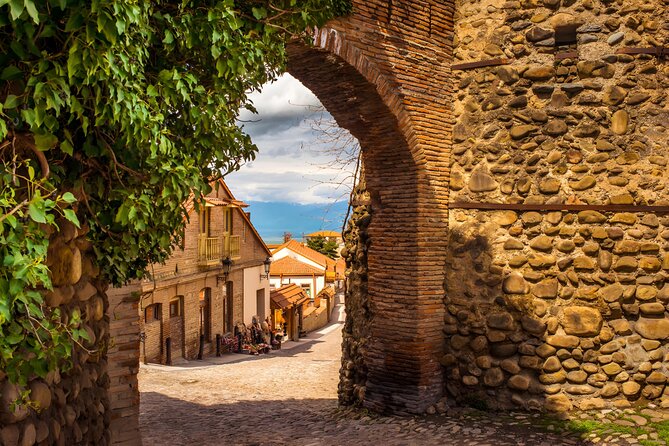 Group Tour from Tbilisi: Sighnaghi, Bodbe & 8 Wine Tastings - Signagi City Walls and Panoramic Views