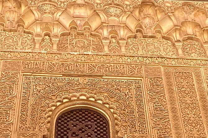 Group visit to the Alhambra and Generalife (tickets included) - Exploring the Nasrid Palaces’ Architectural Marvels