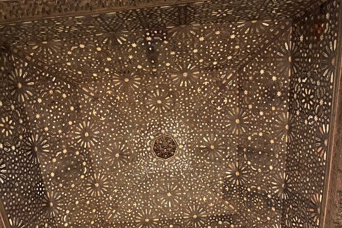 Group visit to the Alhambra and Generalife (tickets included) - Meeting and Group Size Dynamics