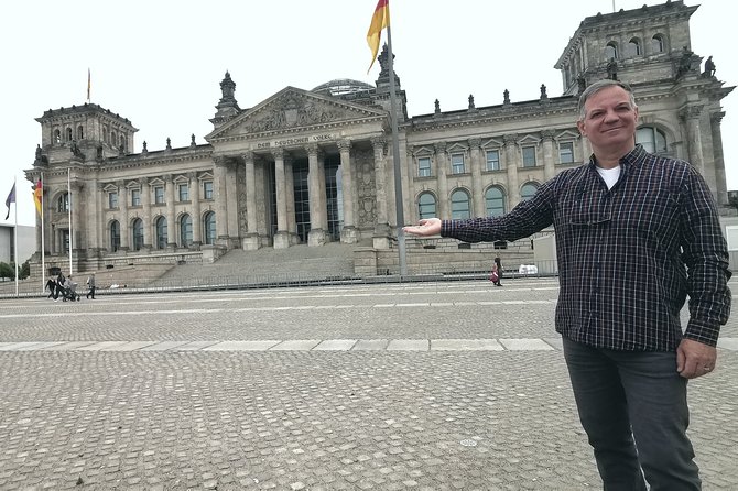 Group Walking Tour (1-20 people): 3 Hours Old-town, Brandenburg Gate and more... - Key Points