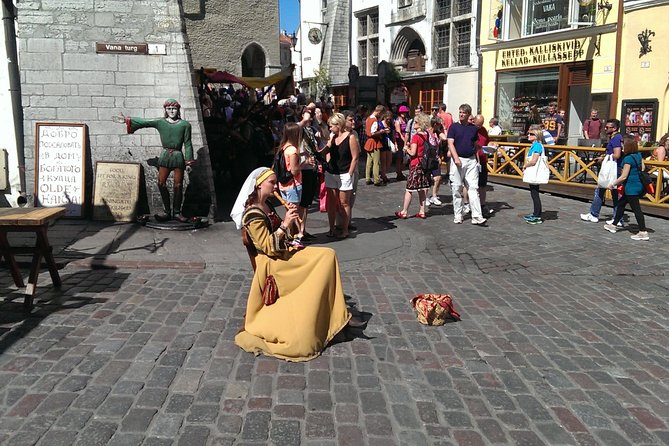 Group walking tour in Tallinn Old Town - Exploring Tallinn’s Old Town with a Private Guide