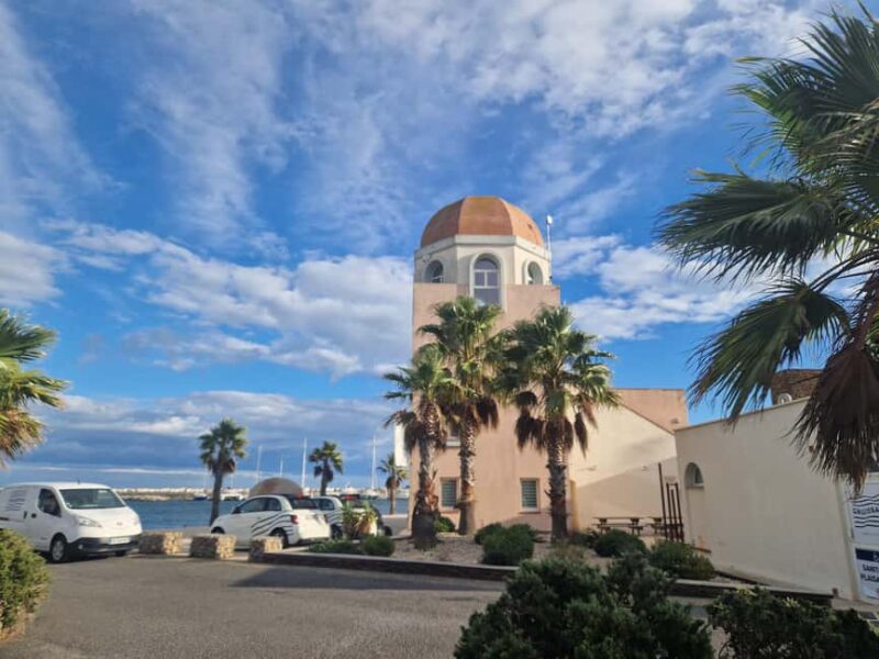 Gruissan: from the New Port to the Old Village - Practical Details: Meeting Point and Accessibility