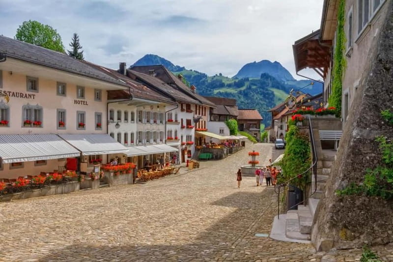 Gruyères: Sightseeing Private Walking Tour - Culinary and Artistic Optional Experiences
