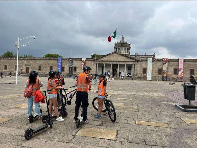 Guadalajara: Bicycle tour of the city visiting places of interest. - Discover Guadalajara’s Heart on a Bicycle Tour with Happy Bici Guadalajara